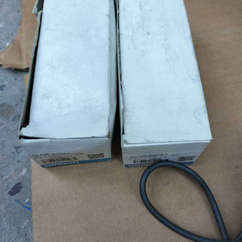 议价传感器E3R-DS30E4内置放大器光电开关漫反射型2