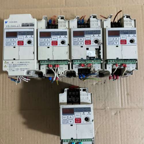 议价安川0.4kw变频器CIMR-J7AAB0P4  六台