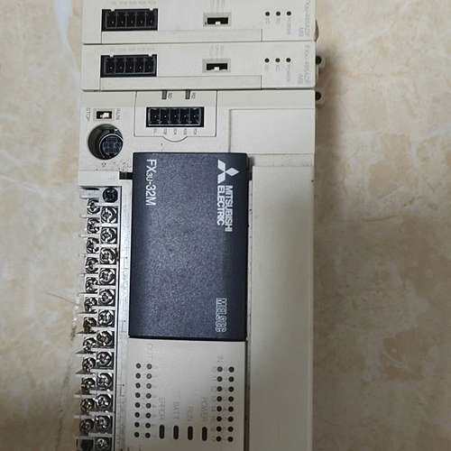议价PLC，FX3U-32MT。通讯模块FX3U-485AD