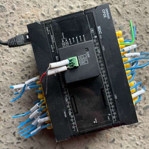 议价PLC  CP2E-N30DT-D！CP1W-DA21