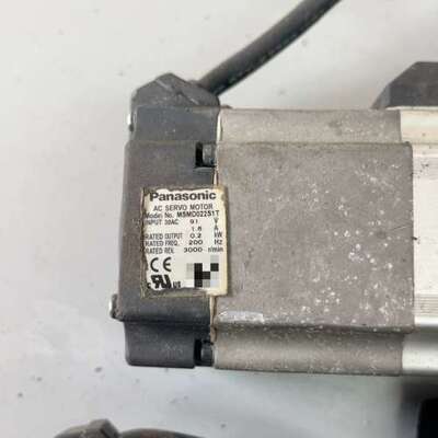 议价MSMD022G1V 伺服电机，200W功率，有标签