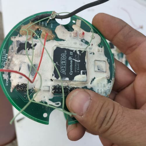 议价军工设备上拆下来的AD9481BSUZ-250，EP2C8Q