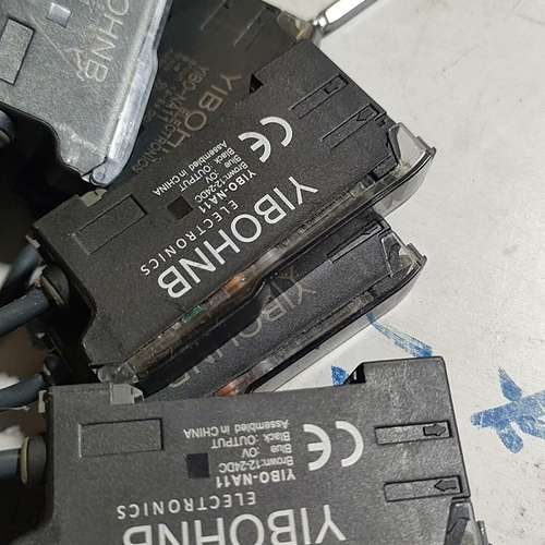 议价拆机YIBOHNB亿博 光纤传感器放大器16个 80