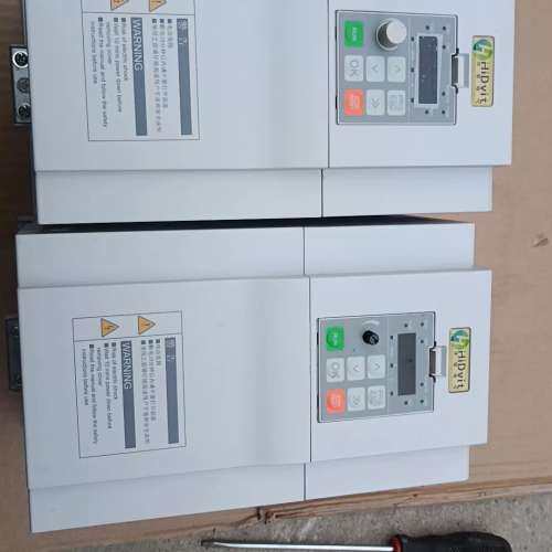 议价变频器11kw 华驱a511pb 新机未使用，有意私聊