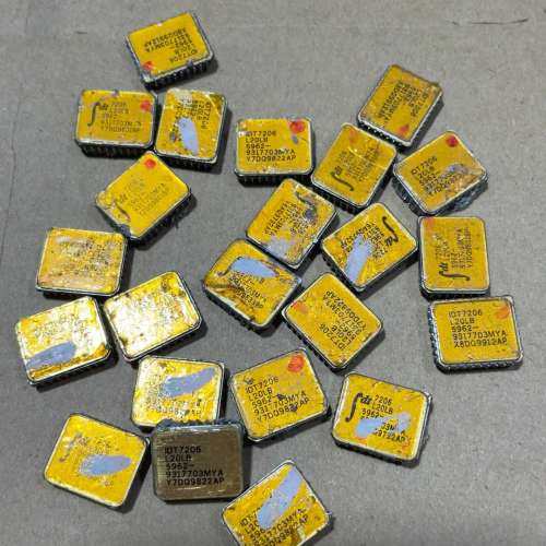 议价镀金 IDT7206L20LB 现货23粒