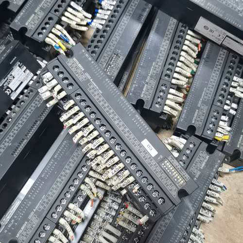 议价三菱AJ65SBTB1-32D远程模块，拆机功能正常，成色新