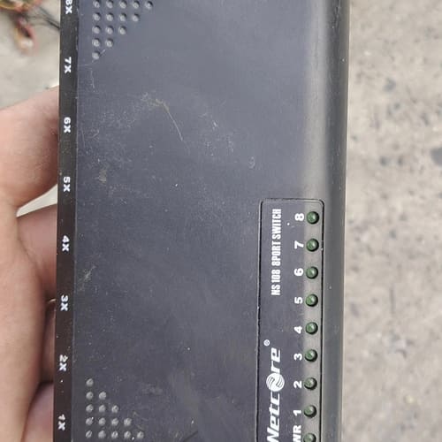 议价磊科百兆防环路8口交换机，小区宽带专用实拍图片