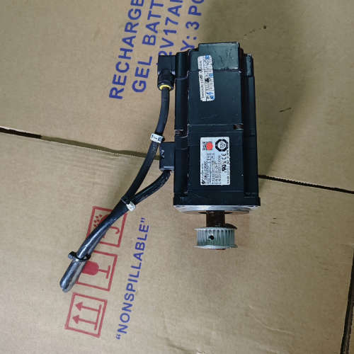 议价安川电机SGMJV-02ADA6C.200W带刹车，成色如图