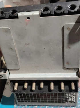 议价APCSURT15KUXICH输出端子排，有需要的拿走～轻微