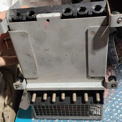 议价APCSURT15KUXICH输出端子排，有需要的拿走～轻微