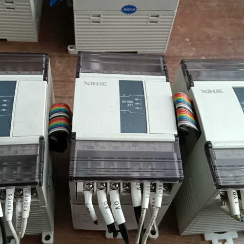 议价信捷PLC拓展型号XD-E8X8YT现货三台成色95新功能完