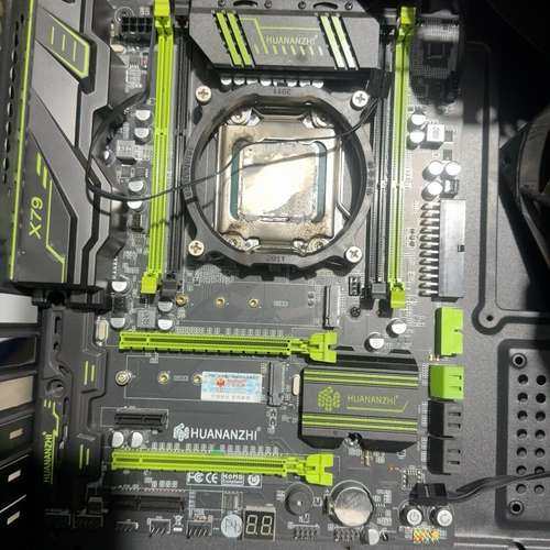 议价华南X79豪华大板 拆机主板，功能正常使用，具体成色如下
