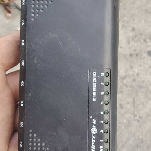 议价磊科百兆防环路8口交换机，小区宽带专用实拍图片