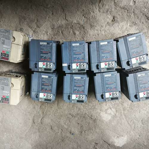 议价富士变频器EIS-0.75KW  8台