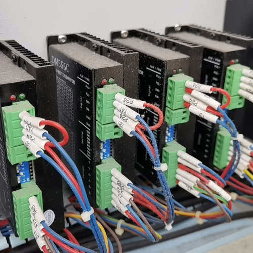 议价57步进驱动器DM556C。功能好。实物拍照。