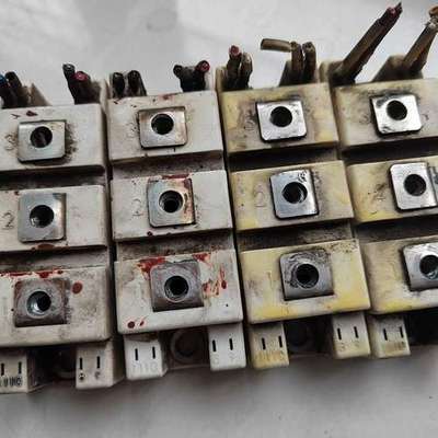 议价拆机西门康模块4个，型号：SKM75GB128DE，成色如图