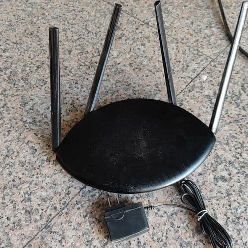 议价TP-LINK TL-WDR5660千兆版，外观些许磨损，配