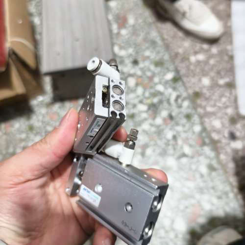 议价亚德克气缸TR6X10s，拆机件功能正常，，买一送一，照片中