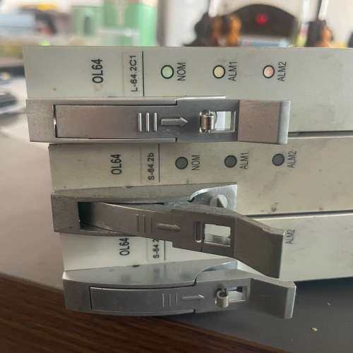 议价中兴s385 ol64。 插脚有磕碰便宜处理