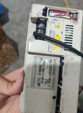 议价拆机三菱触摸屏F930GOT-BWD-C，上电显示如图，当配