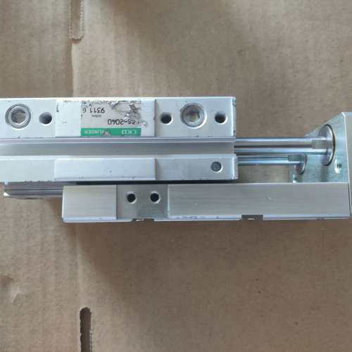 议价CKD气滑台LCS-2040拆机成色很好如图，功能正常。