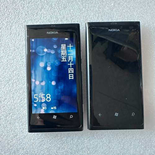 议价诺基亚Lumia 800、正常开机，成色如图。