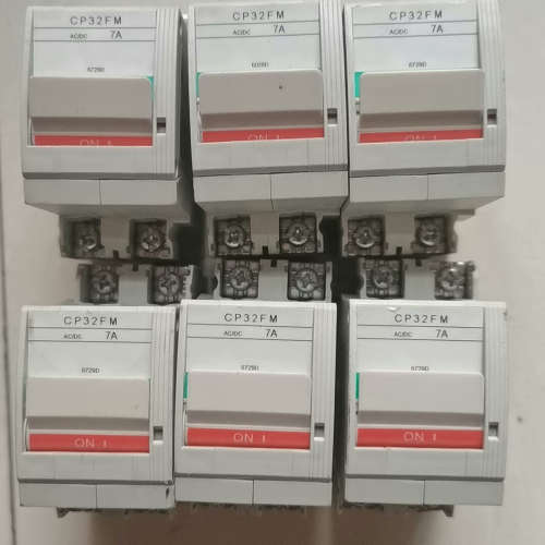 议价拆机富士电路保护断路器CP32FM/ FS/7A