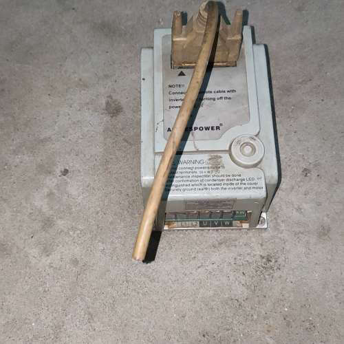 议价ADLEEPOWER爱德利220V0.4KW变频器AS2-1