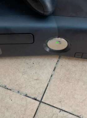 议价搬家回来的XB0X360懂用的拿去玩，所有配件都在图片里，