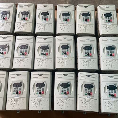 议价GS2-25P0 三相220V3.7KW变频器外壳 9成新