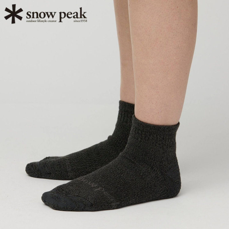 日本snowpeak雪峰羊毛袜子日常