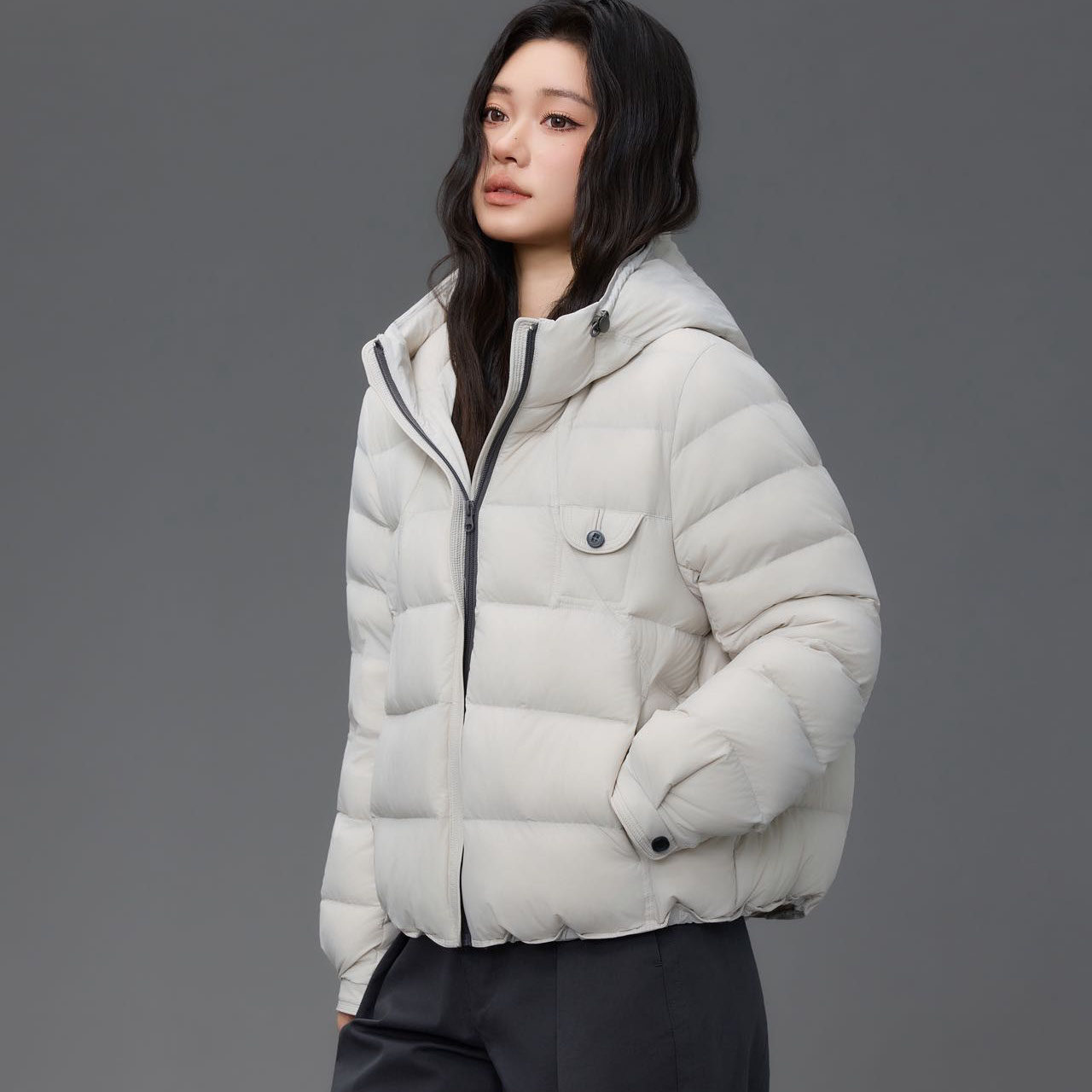 2026冬季韩版时尚90白鸭绒连帽羽绒服女短款保暖小个子气质面包服