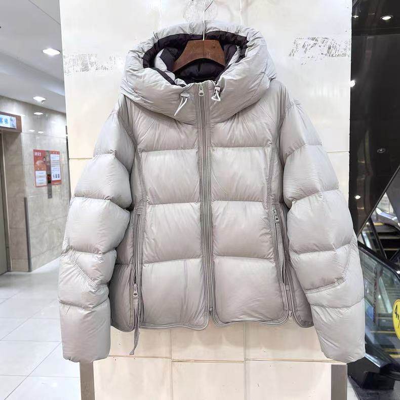 90白鸭绒常规连帽羽绒服聚酯纤维