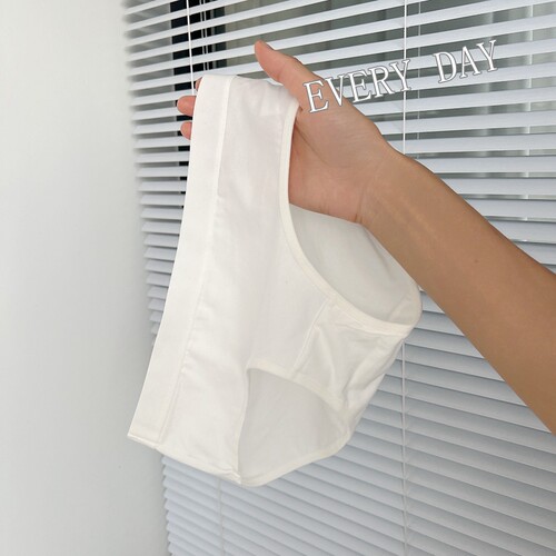 全棉女内裤中腰舒适包臀三角短裤