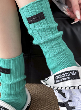 湖绿色真的击中了我的心巴~巨显白！布标缝制粗线运动袜子情侣款