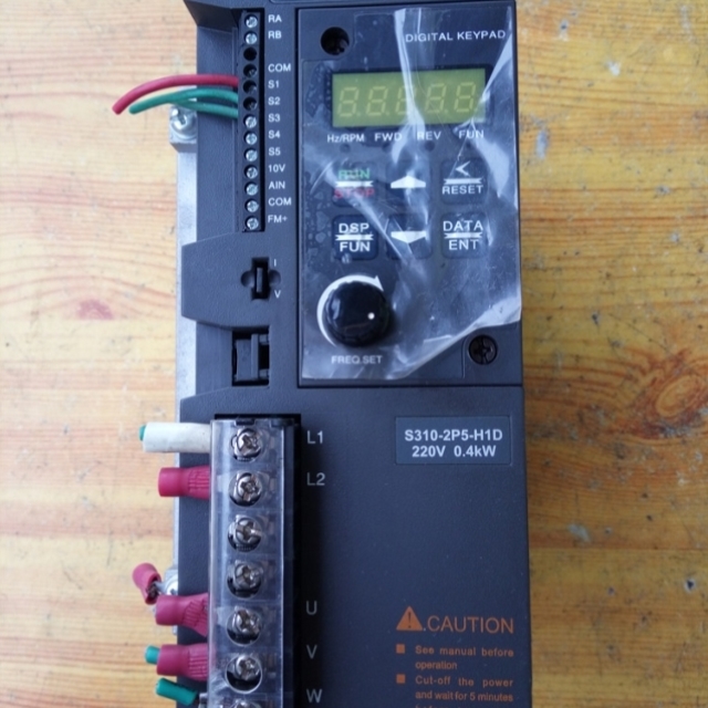 -2P5实物质量4KW-【包议价220V0好.单相拍摄S310变频器H1D】