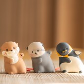 日本龙虎作日系治愈系海洋动物歪脑袋企鹅海豹水獭福签桌面摆件