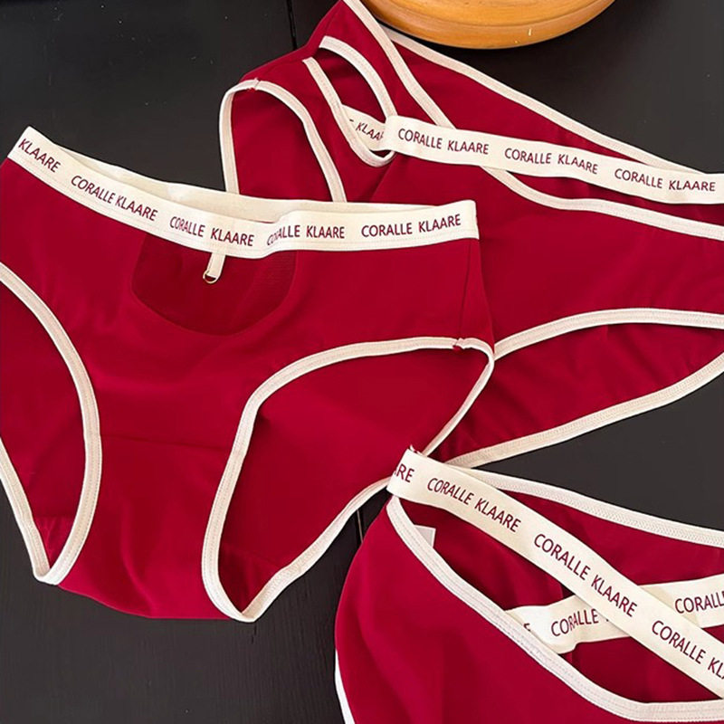 本命年大红色内裤女士性感纯欲幸运红字母交叉纯棉档镶边三角短裤,女士内衣/男士内衣/家居服,女三角裤,淘宝优惠券,粉丝福利购,淘宝优惠卷