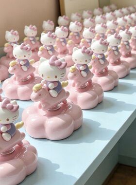 景德镇陶瓷HelloKitty可爱凯蒂猫旋转童心小马车载桌面卡通摆件