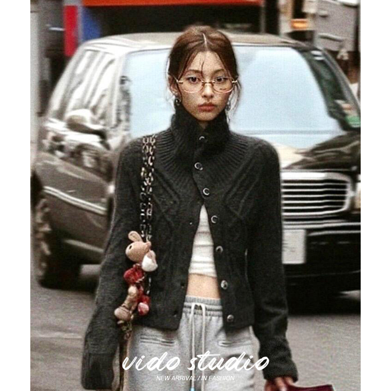 老钱风立领绞花毛衣开衫女两穿