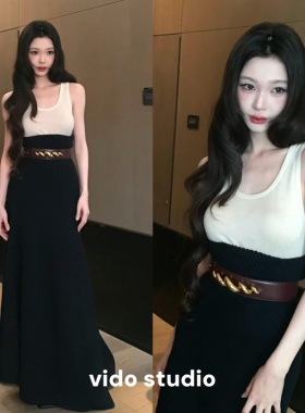 易梦玲同款撞色收腰包臀长裙女白色修身T恤背心半身裙两件套装春