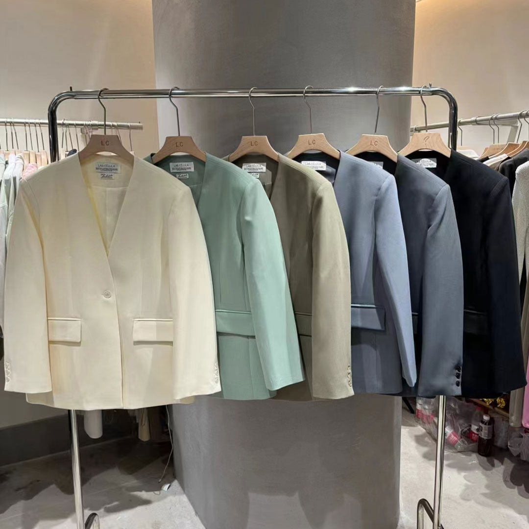 宽松灰色新款V领西装外套女夏季