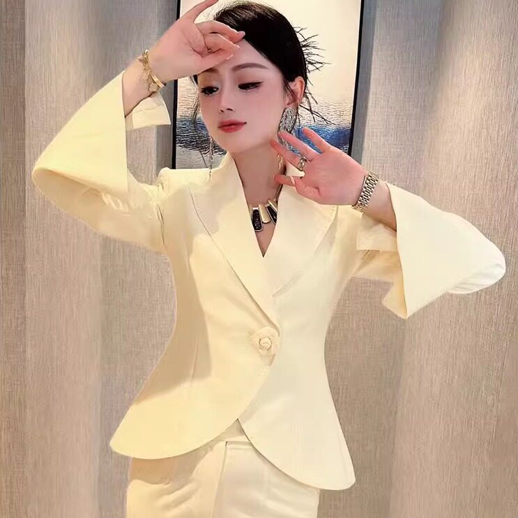 气质女神洋气减龄修身显瘦西装套装女微喇叭裤长裤两件套西装高级