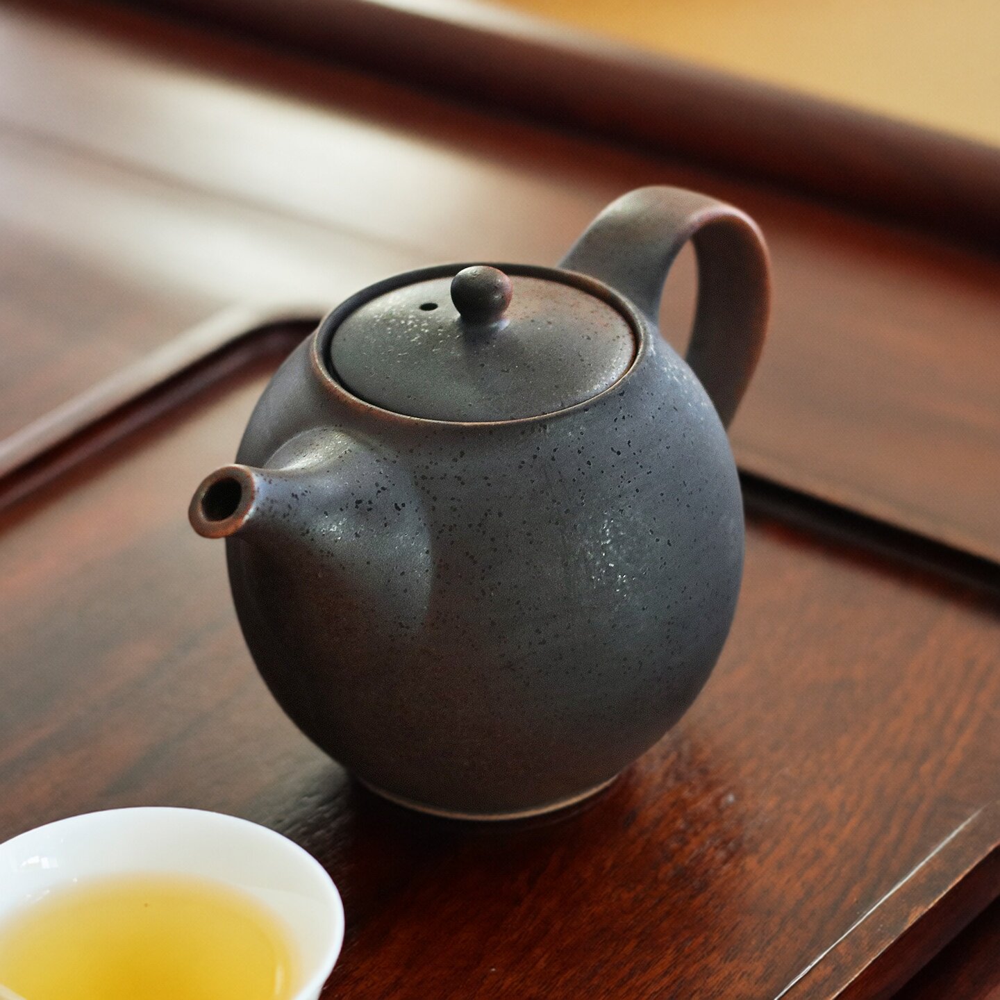 日本进口 黑信乐烧陶土茶壶 手工制作复古简约日式煮茶壶泡茶器