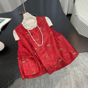国风红色小马刺绣盘扣马甲女2026早春季新款圆领无袖时尚背心上衣