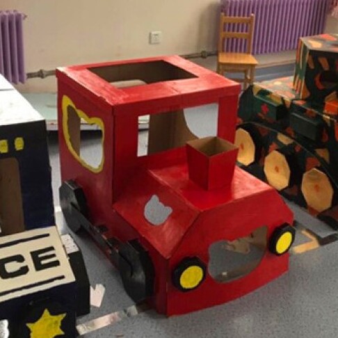 儿童纸箱警车玩具屋火车坦克模型纸板汽车亲子手工diy火箭小屋