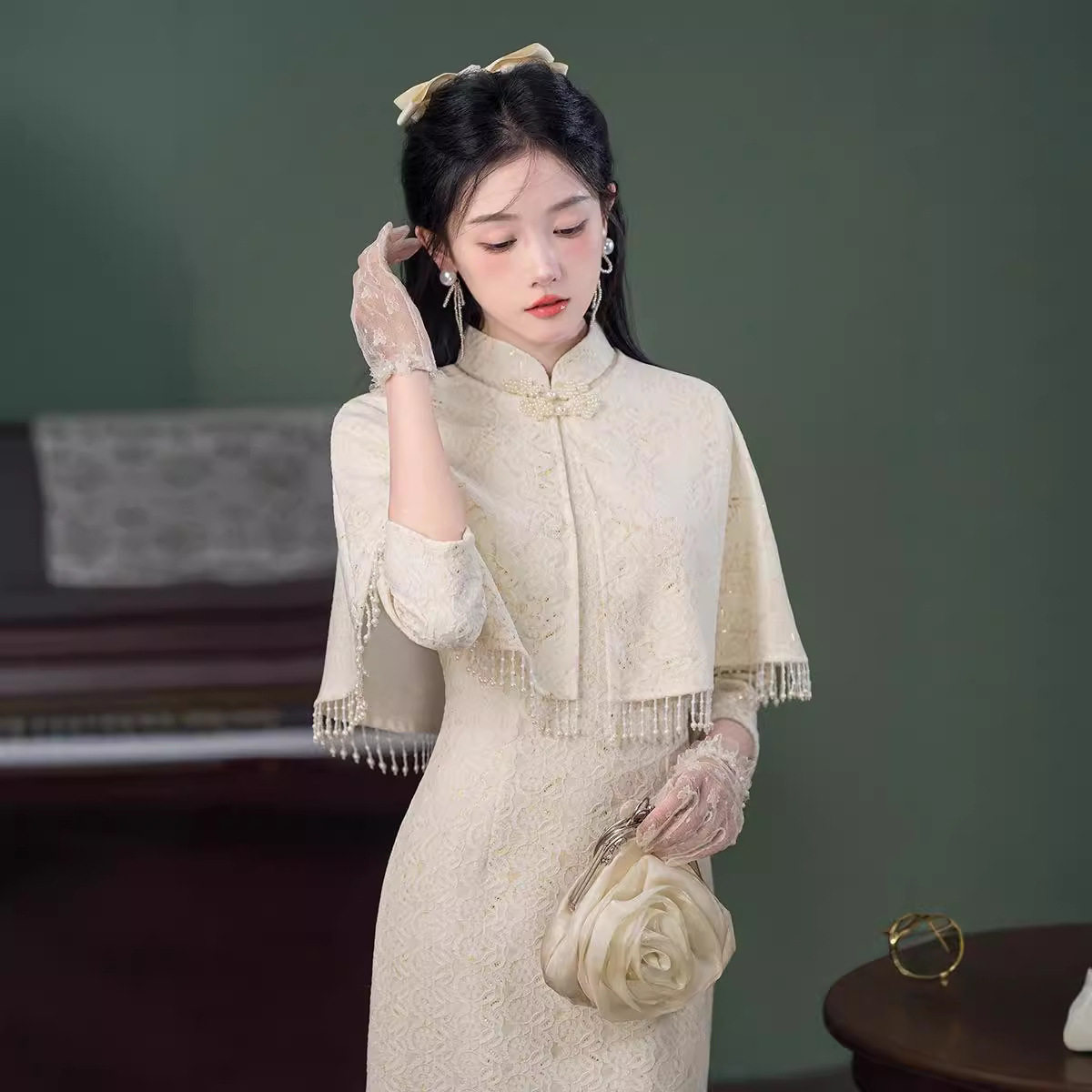 2024年秋季新款改良旗袍日常国风修身气质白色两件套年轻款旗袍女