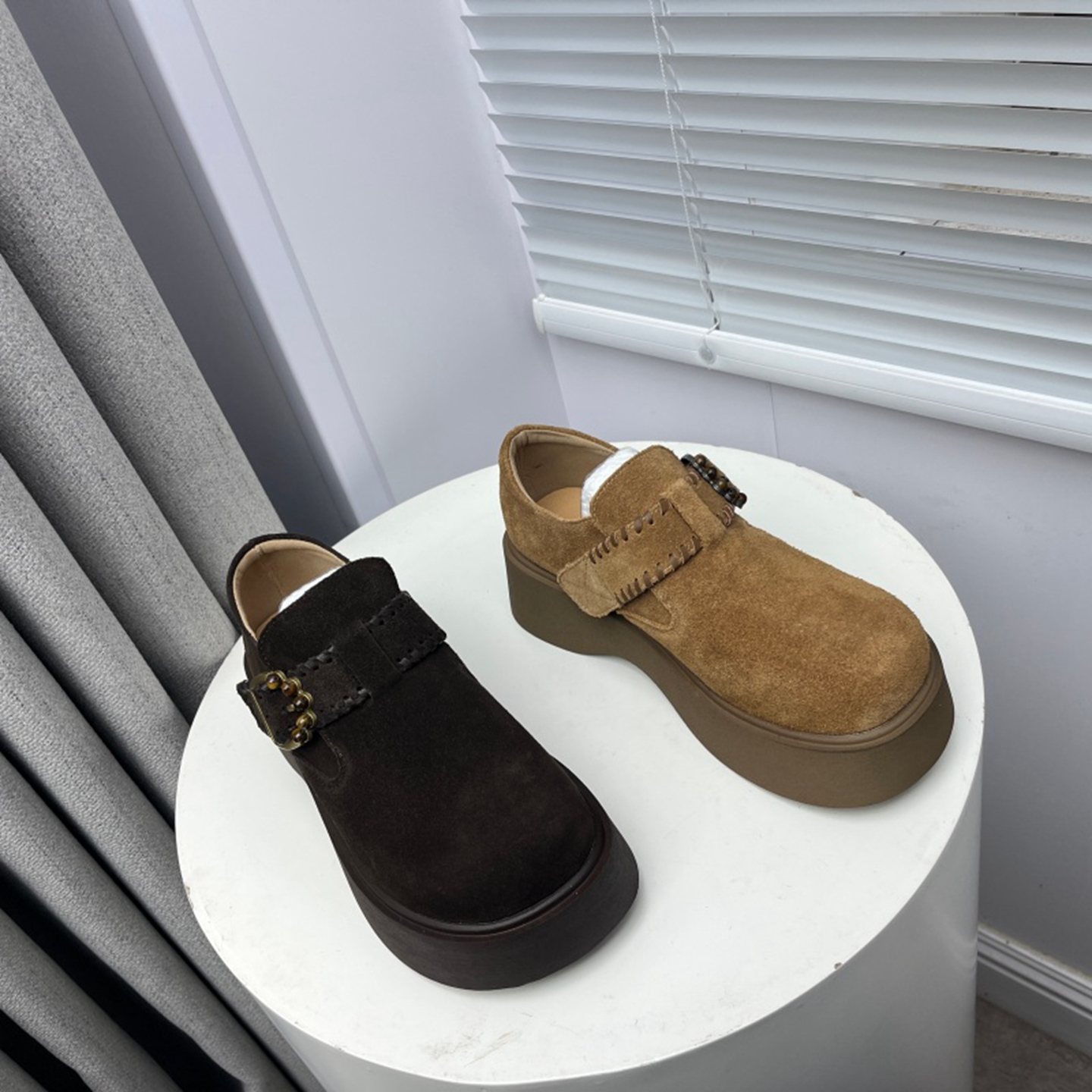 2025撤柜断码秋冬季新款真皮女鞋圆头套脚魔术贴厚底勃肯鞋女单鞋