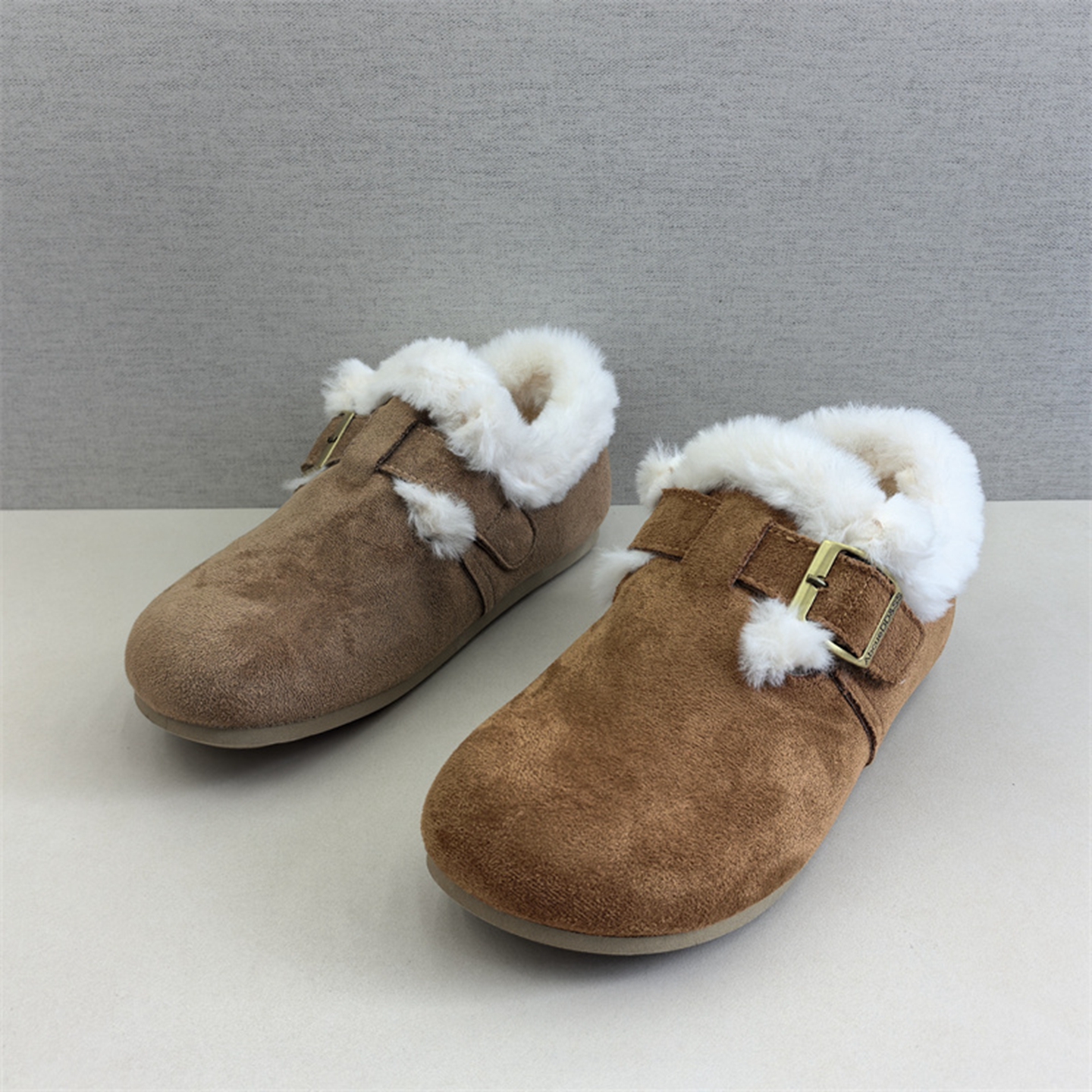 2025撤柜断码秋冬季新款女鞋平底防滑圆头套脚加绒保暖复古勃肯鞋