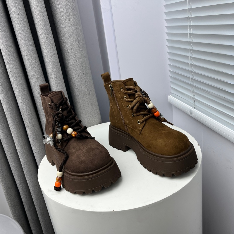 2025秋冬季新款撤柜折扣绒面粗跟中跟侧拉链英伦时尚马丁靴女短靴